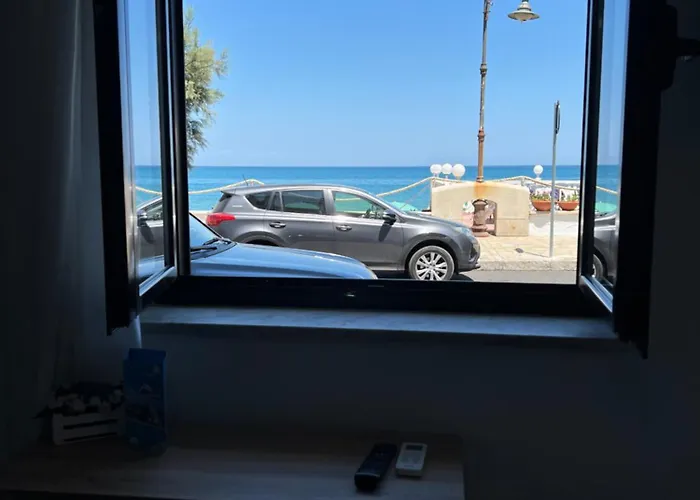 לינה וארוחת בוקר Vico Del Sole קריאטי